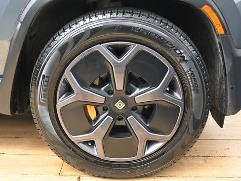 Used 2022 Rivian R1T Adventure AWD/4WD image 14