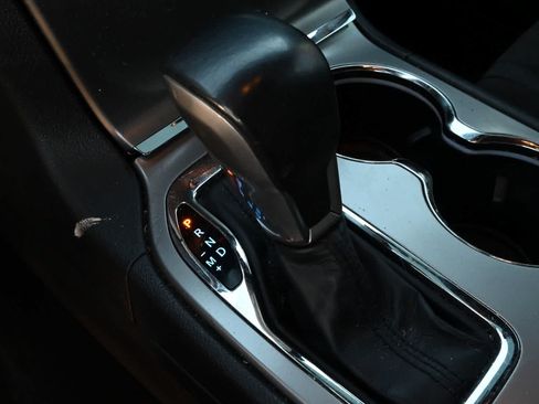 Used 2021 Jeep Grand Cherokee Laredo RWD image 14