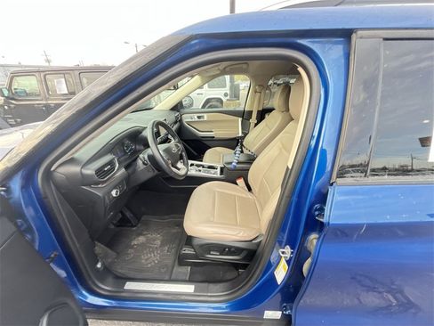 Used 2022 Ford Explorer Limited w/ Equipment Group 301A image 11