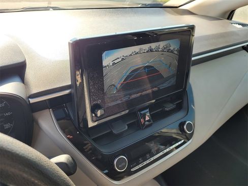 Used 2023 Toyota Corolla LE image 14