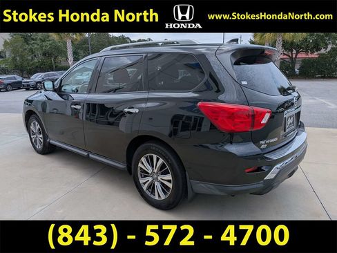 Used 2019 Nissan Pathfinder SL w/ Cargo Package FWD image 6
