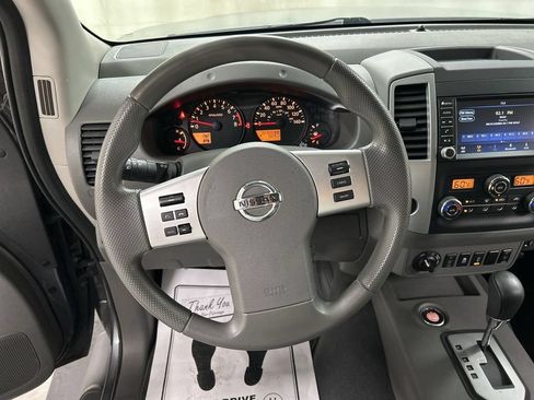 Used 2021 Nissan Frontier SV w/ Midnight Edition Floor Mats AWD/4WD image 4