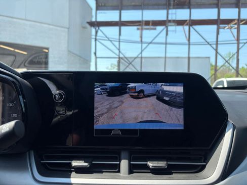 Used 2025 Chevrolet Trax LS FWD image 22