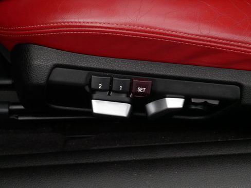 Used 2018 BMW M4 Convertible image 20