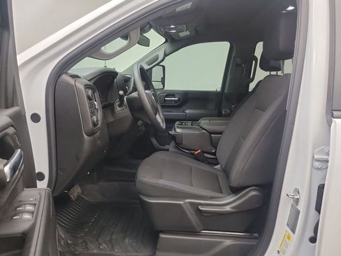 Used 2025 Chevrolet Silverado 2500 W/T image 5