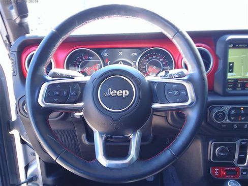 Used 2018 Jeep Wrangler Unlimited Rubicon AWD/4WD image 11