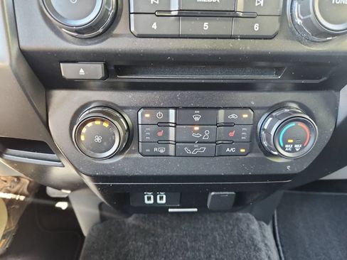 Used 2018 Ford F150 XLT w/ Equipment Group 302A Luxury AWD/4WD image 17