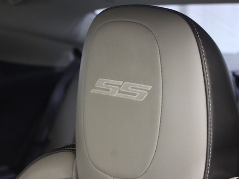 Used 2010 Chevrolet Camaro SS RWD image 5