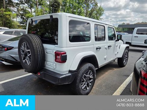 Used 2025 Jeep Wrangler Unlimited Sahara AWD/4WD image 12