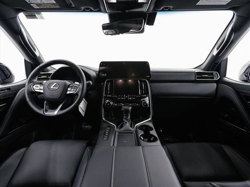 New 2026 Lexus LX 600 4WD w/ Premium Package image 6