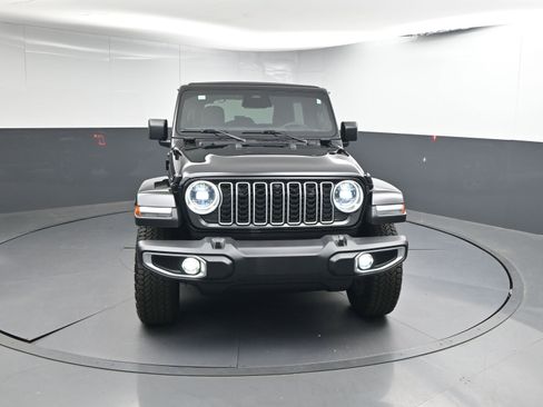 Used 2025 Jeep Wrangler Sahara image 27