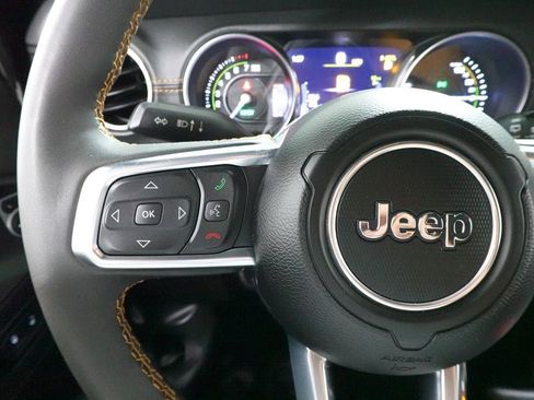 Used 2023 Jeep Wrangler Unlimited Sahara AWD/4WD image 14