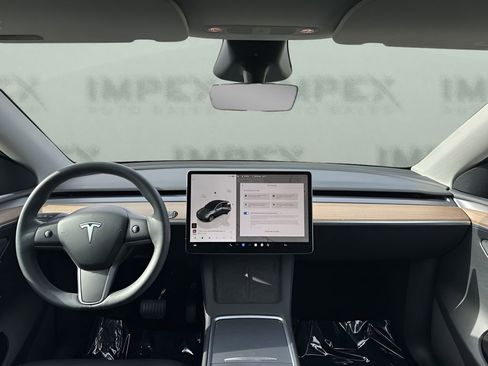 Used 2023 Tesla Model Y Long Range image 13