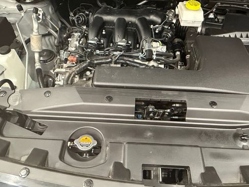 Used 2025 Nissan Pathfinder Platinum w/ Cargo Package image 33