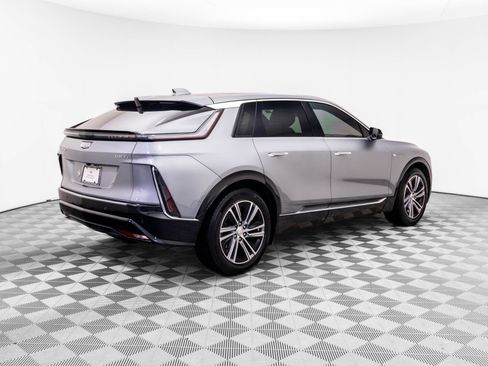 Certified 2024 Cadillac Lyriq Luxury AWD/4WD image 6