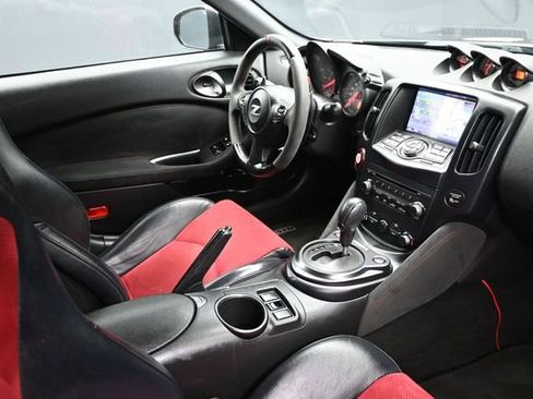 Used 2018 Nissan 370Z NISMO RWD image 14