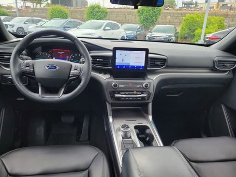Used 2020 Ford Explorer XLT w/ Equipment Group 202A AWD/4WD image 7