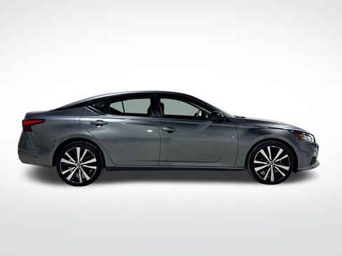 Used 2020 Nissan Altima 2.5 SR w/ Premium Package image 9