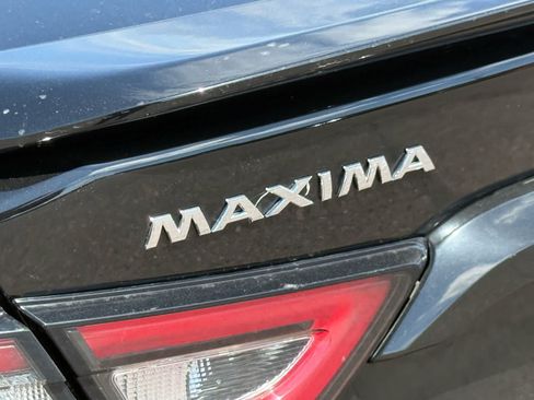 Used 2023 Nissan Maxima SR w/ Sport Mat Group FWD image 8