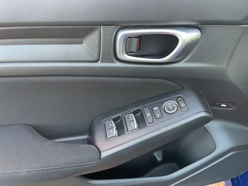 Used 2023 Honda Civic Sport image 10