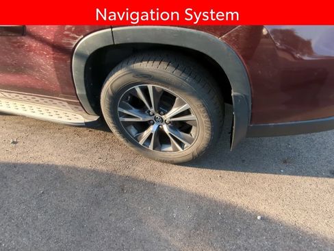 Used 2016 Toyota Highlander XLE FWD image 5