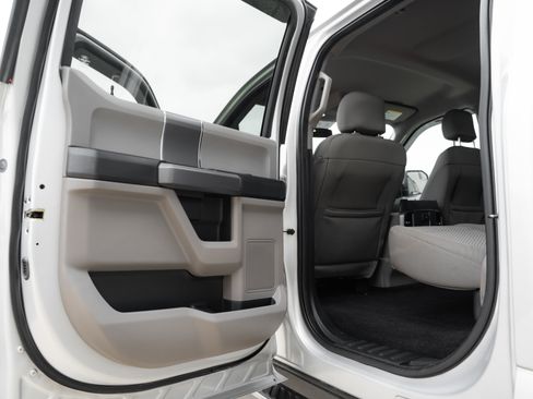 Used 2015 Ford F150 XLT w/ Equipment Group 302A Luxury AWD/4WD image 27