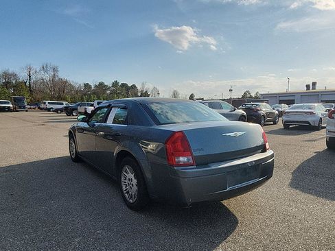 Used 2006 Chrysler 300 image 3