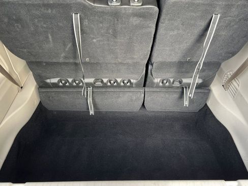 Used 2023 Chrysler Pacifica Touring-L image 20