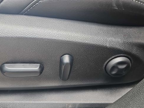Used 2019 Buick Envision Essence FWD image 14