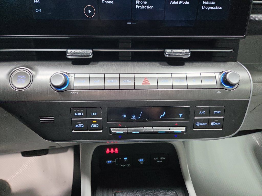 Used 2025 Hyundai Kona SEL AWD/4WD image 37
