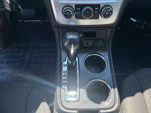 Used 2016 GMC Acadia SLE image 14