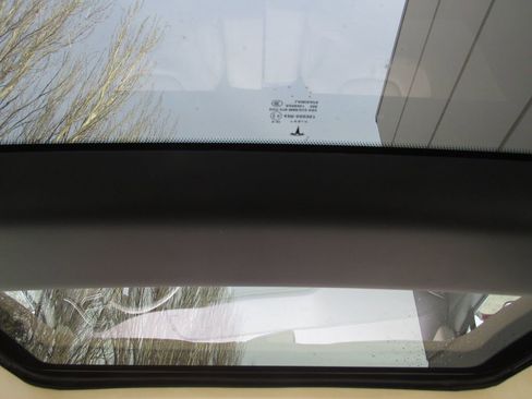 Used 2015 Tesla Model S 85D image 28