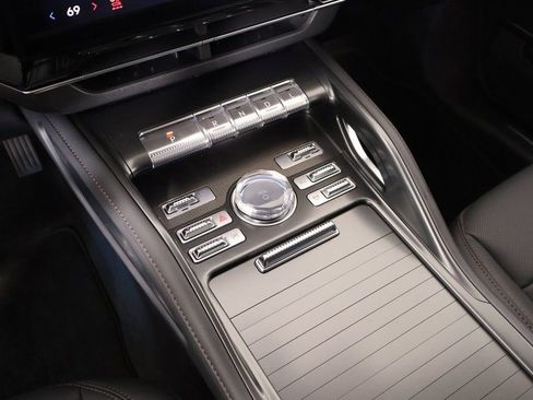 New 2026 Lincoln Nautilus Premier w/ Jet Appearance Package AWD/4WD image 8