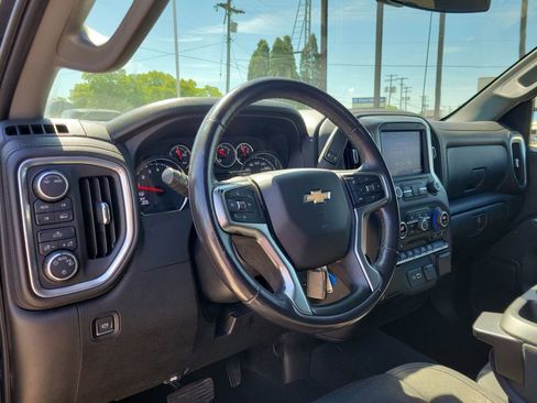 Used 2020 Chevrolet Silverado 1500 LT w/ Fleet Comfort Package AWD/4WD image 19