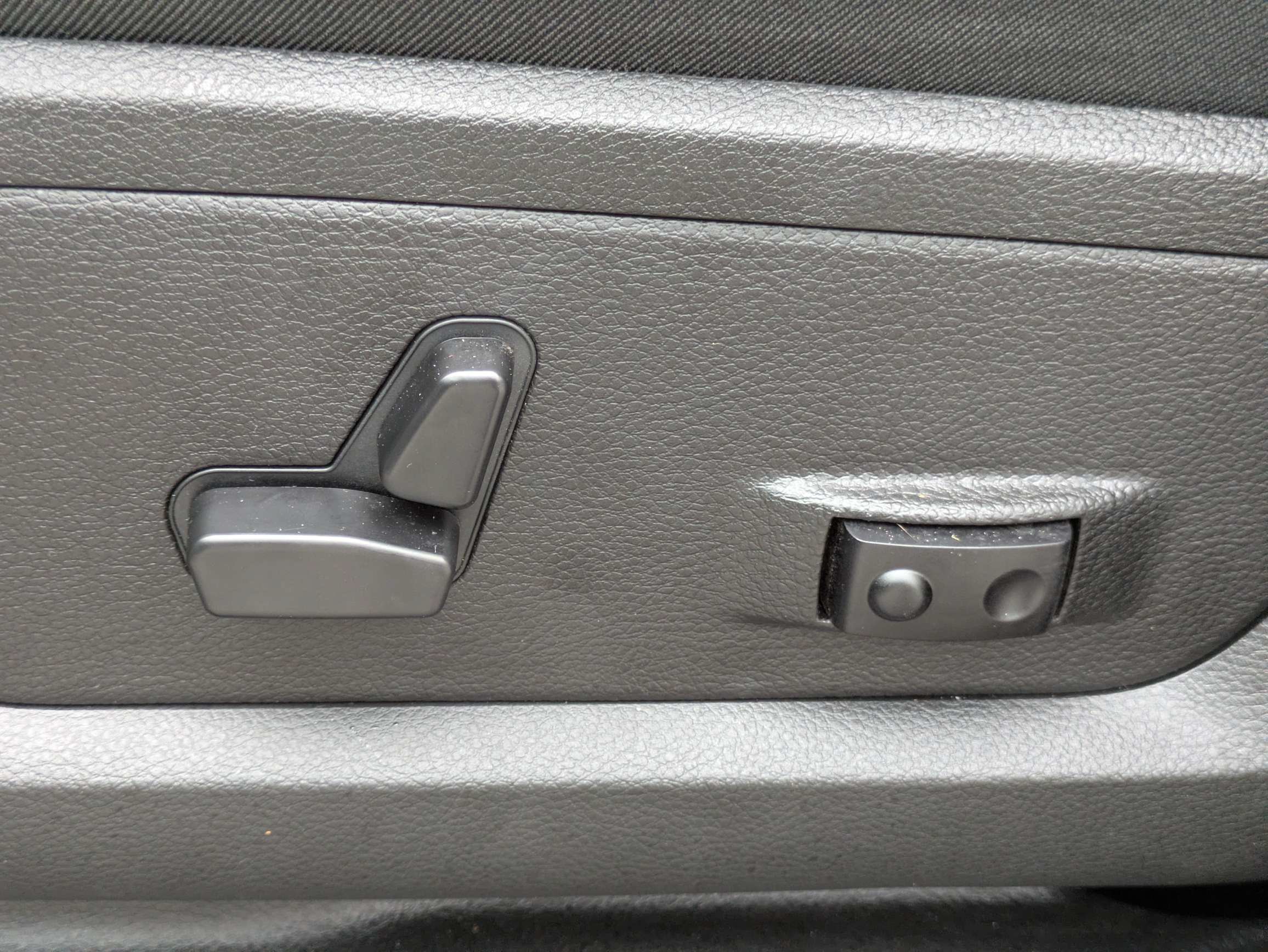 Used 2025 RAM 3500 Laramie AWD/4WD image 20