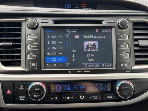 Certified 2018 Toyota Highlander Limited w/ Carpet Mat Package (TMS) AWD/4WD image 21