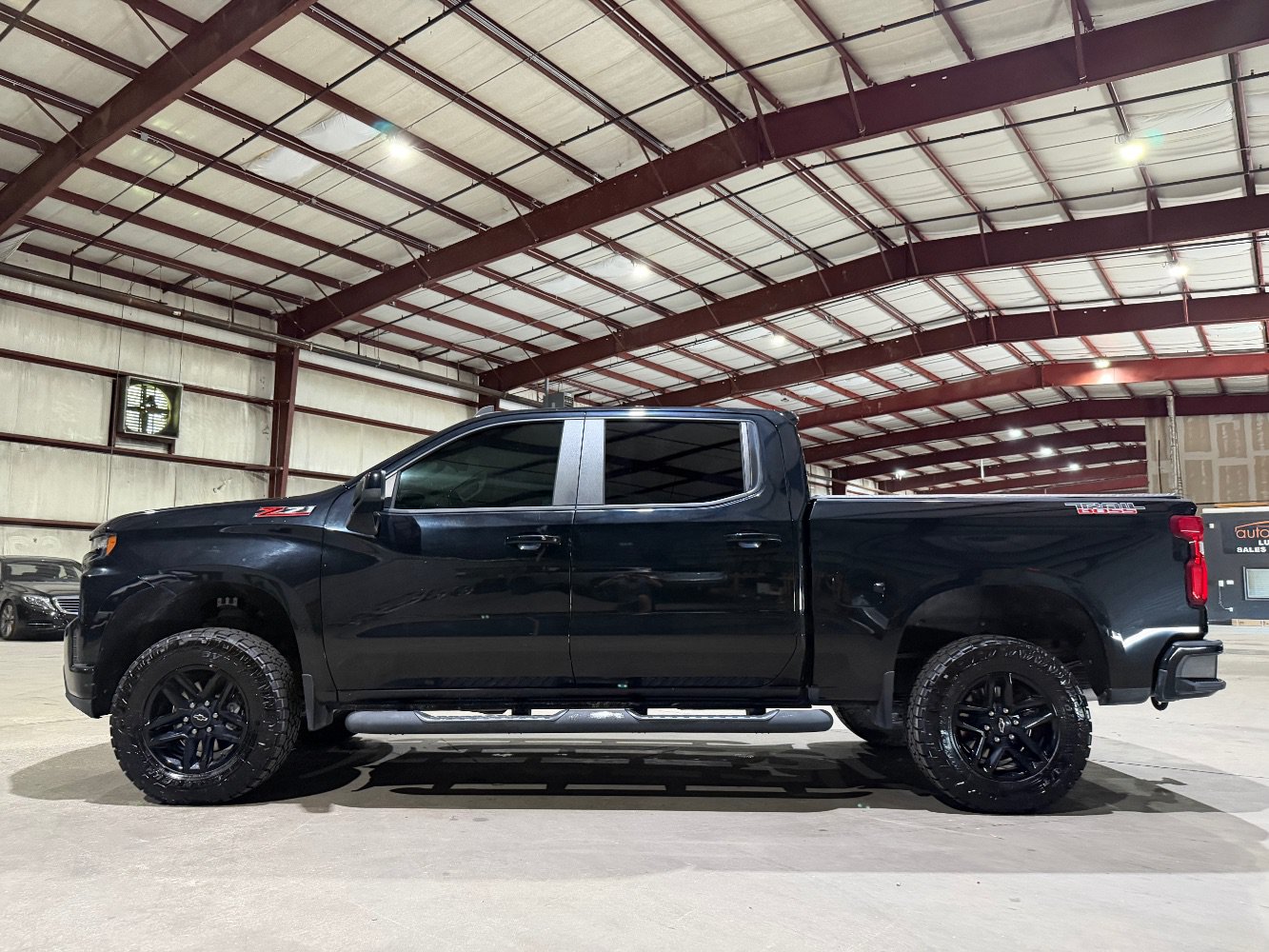 Used 2020 Chevrolet Silverado 1500 LT Trail Boss AWD/4WD image 8