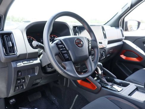 Used 2025 Nissan Frontier PRO-4X AWD/4WD image 8