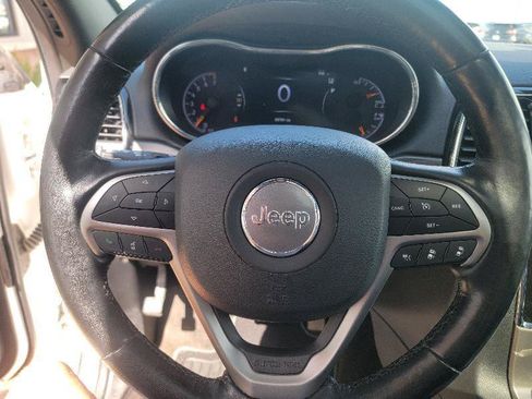 Used 2021 Jeep Grand Cherokee Limited AWD/4WD image 13