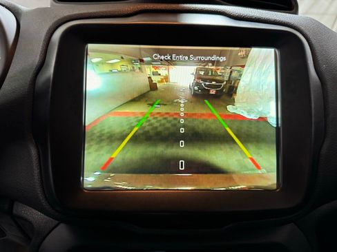 Used 2023 Jeep Renegade Latitude image 19