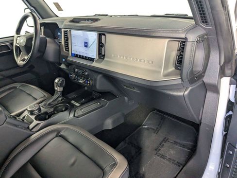 Used 2025 Ford Bronco Outer Banks AWD/4WD image 32