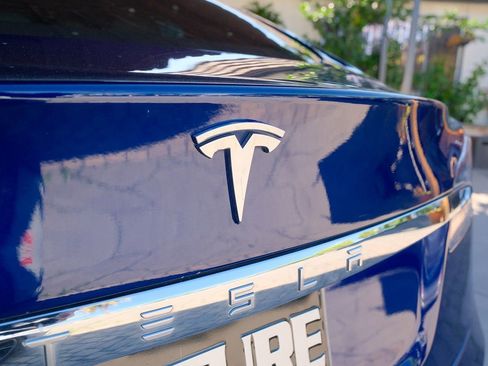 Used 2018 Tesla Model S 75D image 44