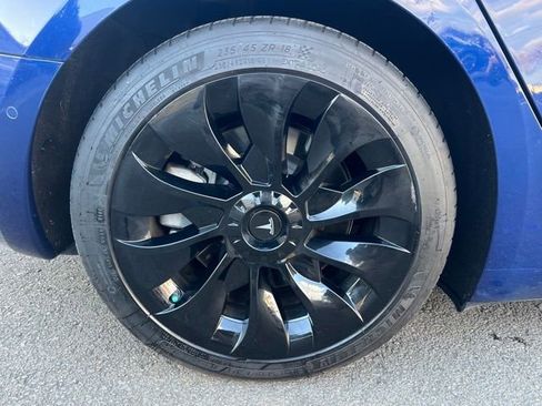 Used 2018 Tesla Model 3 Long Range image 10