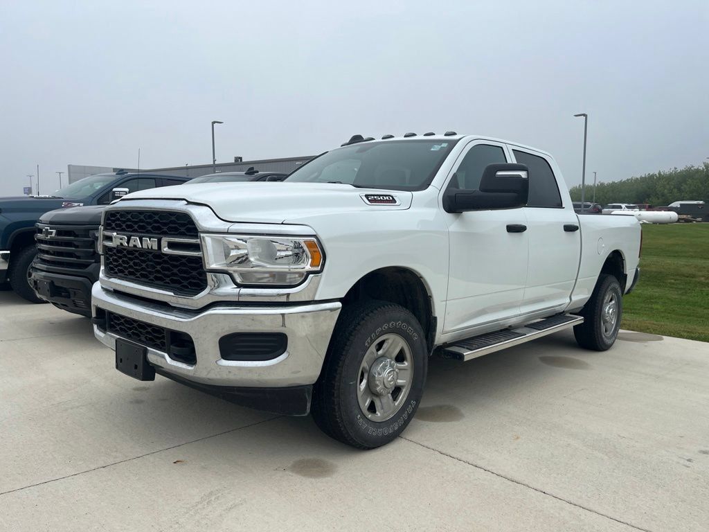 Used 2024 RAM 2500 Tradesman w/ Chrome Appearance Group AWD/4WD image 2