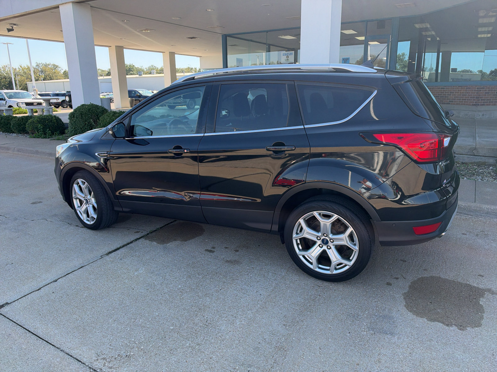 Used 2019 Ford Escape Titanium FWD image 9