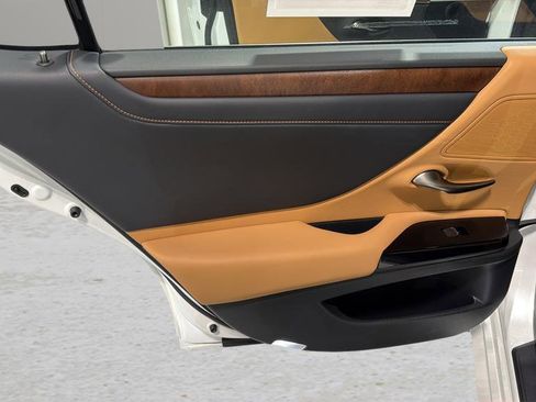 Certified 2024 Lexus ES 350 w/ Premium Package image 14