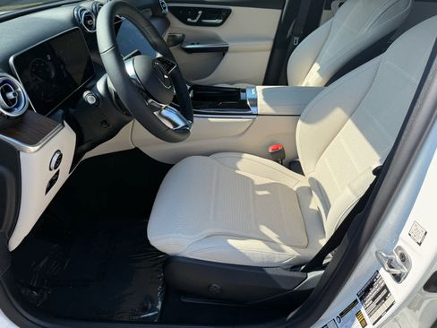 Used 2026 Mercedes-Benz GLC 350e 4MATIC image 10