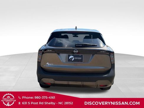 Certified 2025 Nissan Kicks SV FWD image 7