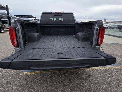 Used 2023 GMC Sierra 1500 Denali w/ Technology Package image 9