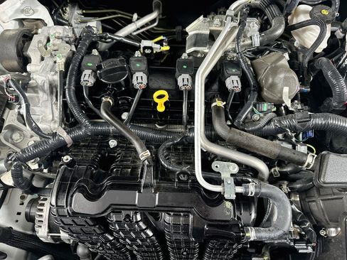 Used 2024 Nissan Altima 2.5 SR w/ SR Premium Package FWD image 30